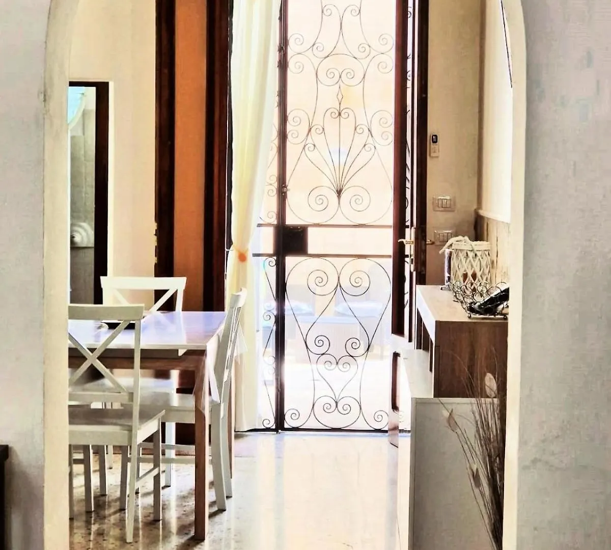 Holiday home Casa Dante Deliziosa Casa A Due Passi Dal Centro Villa Lecce